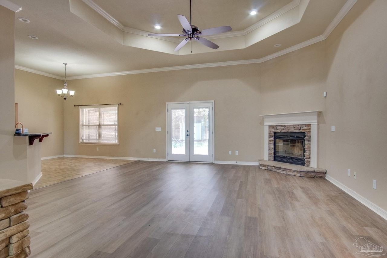 5485 Tucker Cir - Photo 3 of 34
