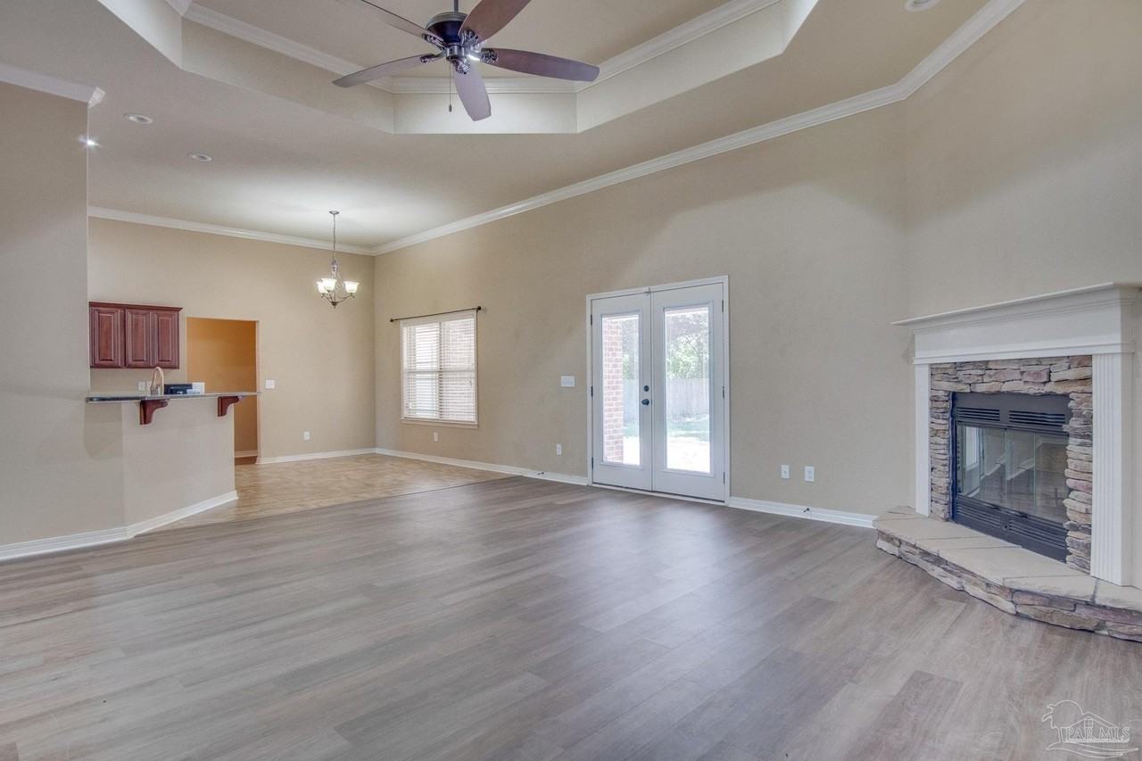 5485 Tucker Cir - Photo 4 of 34