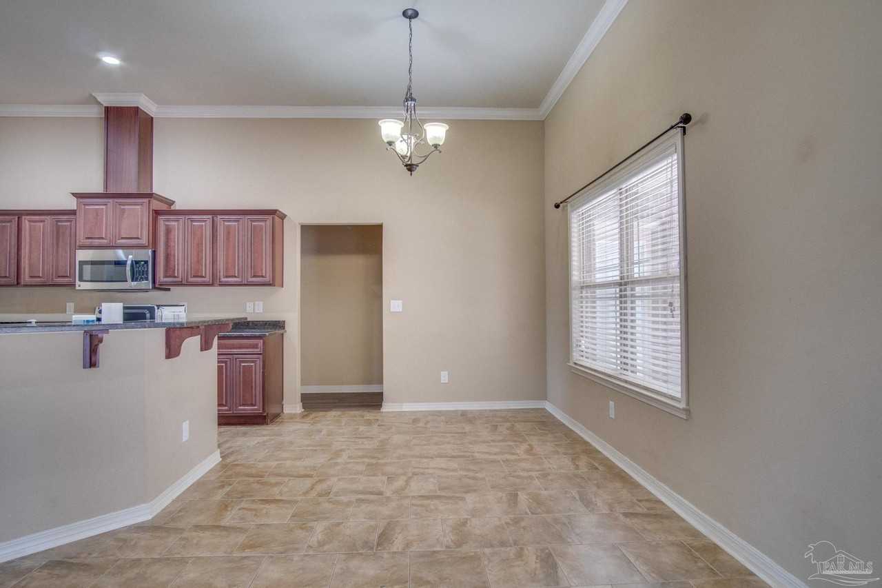 5485 Tucker Cir - Photo 7 of 34