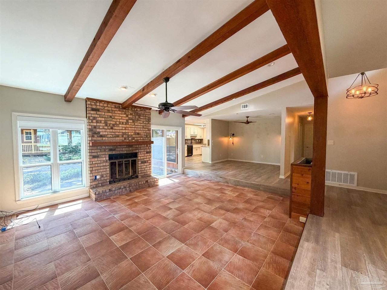 7707 Beechwood Dr - Photo 6 of 34