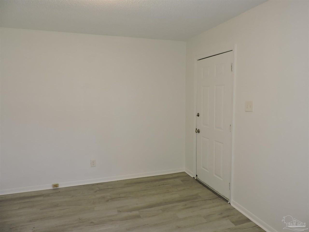 2116 Eliasberg St - Photo 2 of 13
