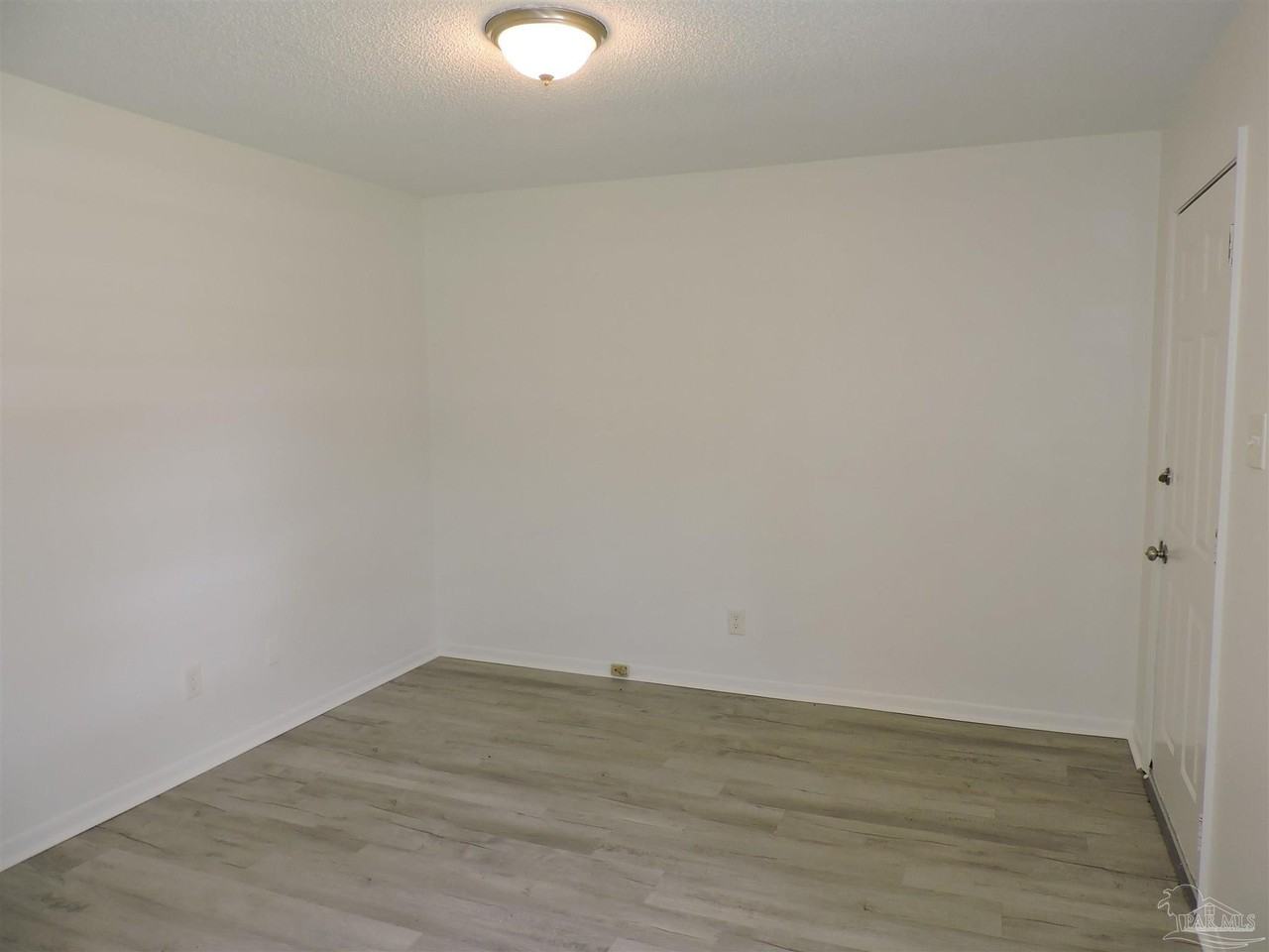 2116 Eliasberg St - Photo 3 of 13
