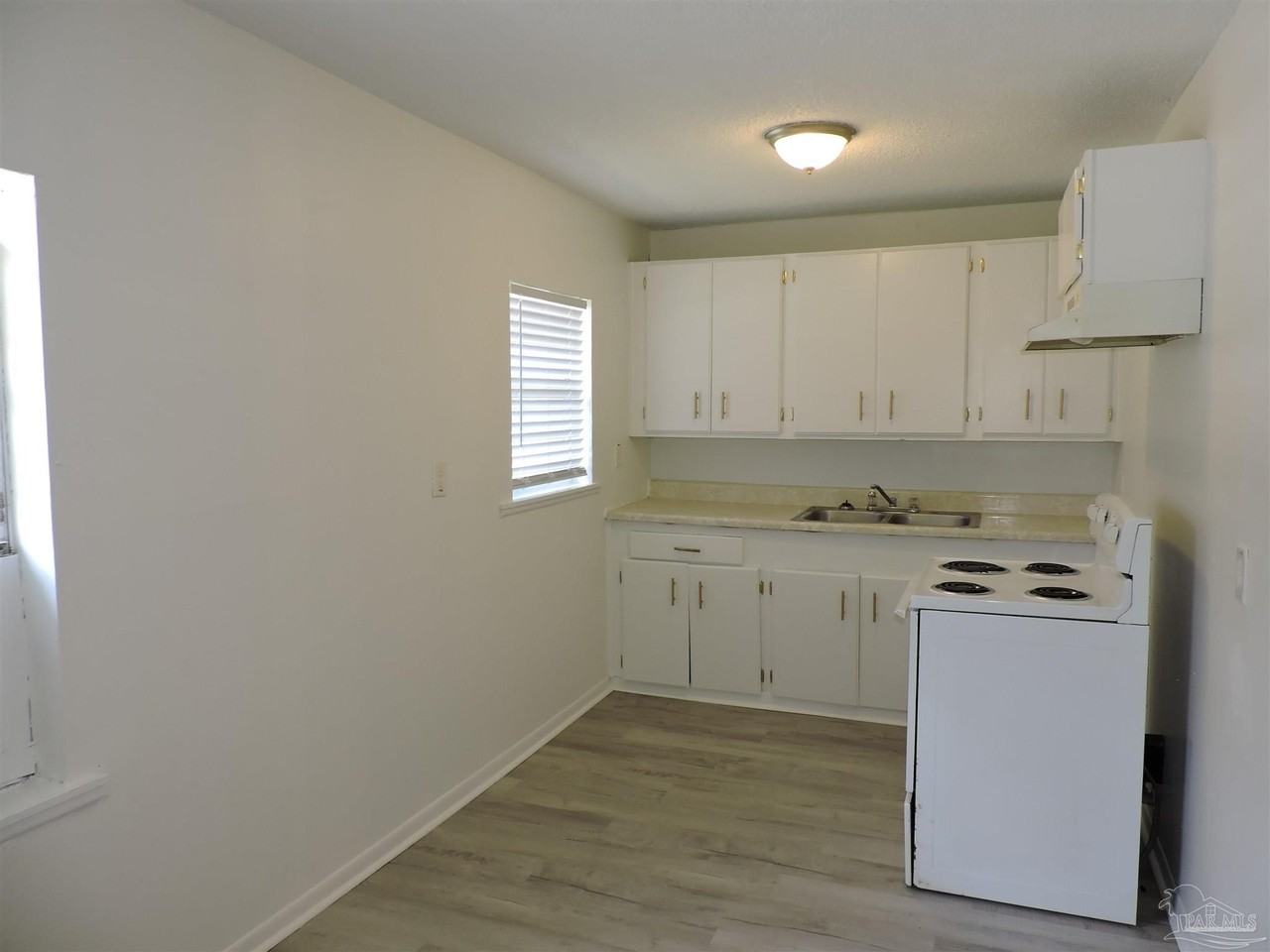 2116 Eliasberg St - Photo 5 of 13