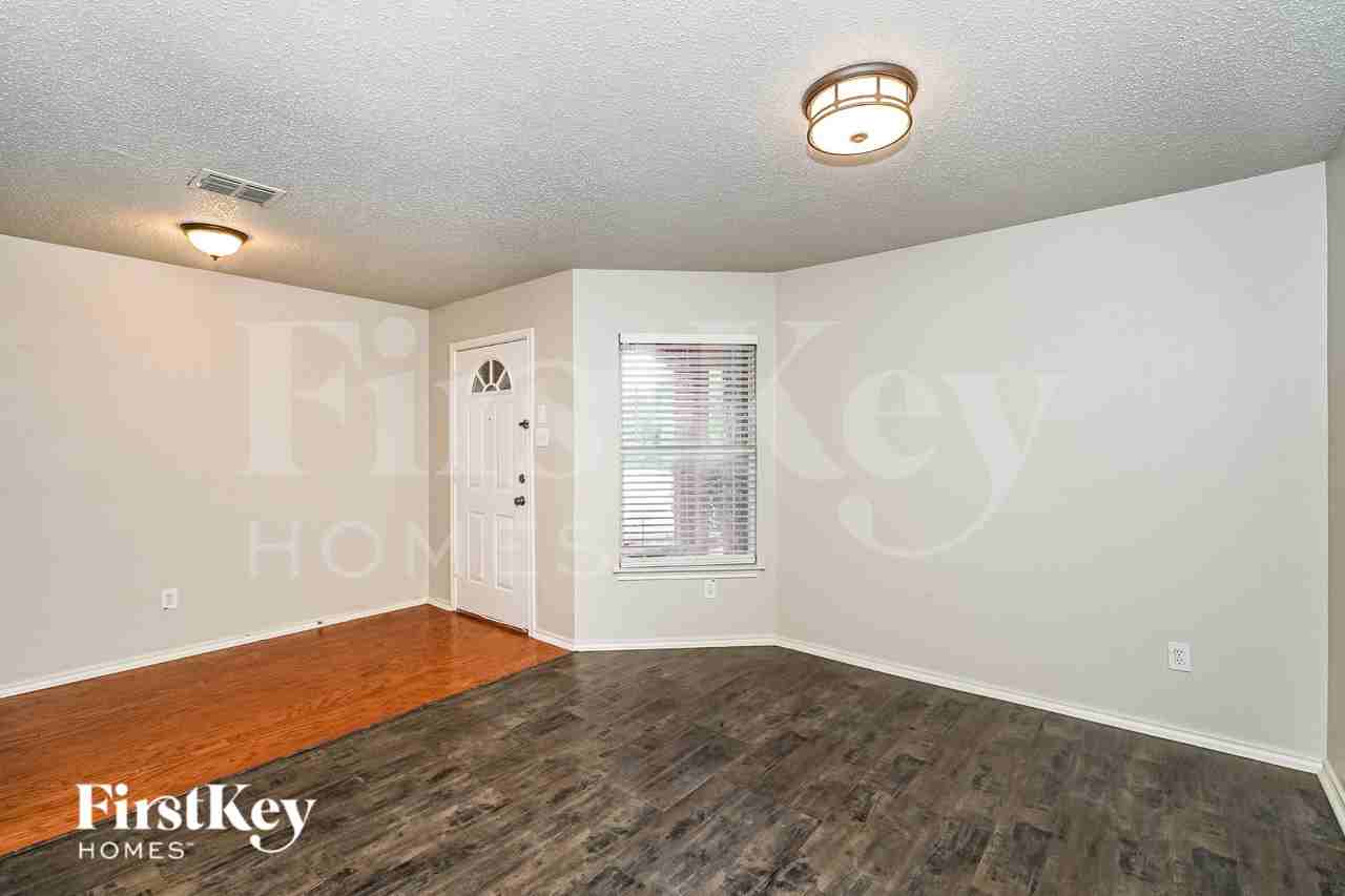 5293 Chessie Cir - Photo 2 of 20