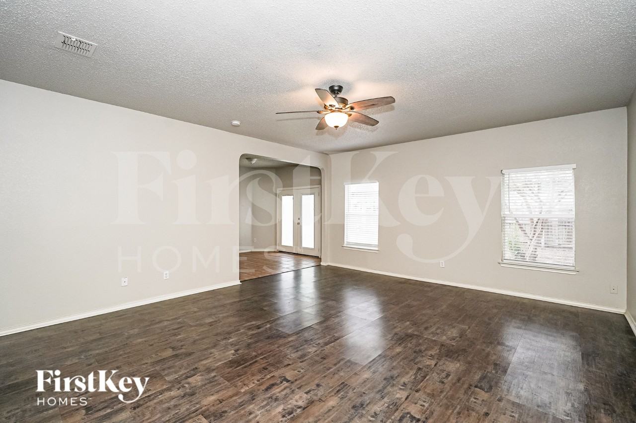 5293 Chessie Cir - Photo 4 of 20