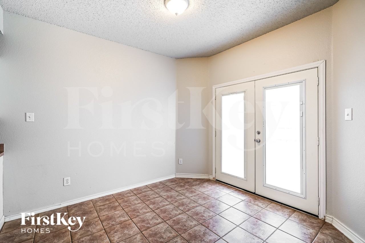 5293 Chessie Cir - Photo 6 of 20