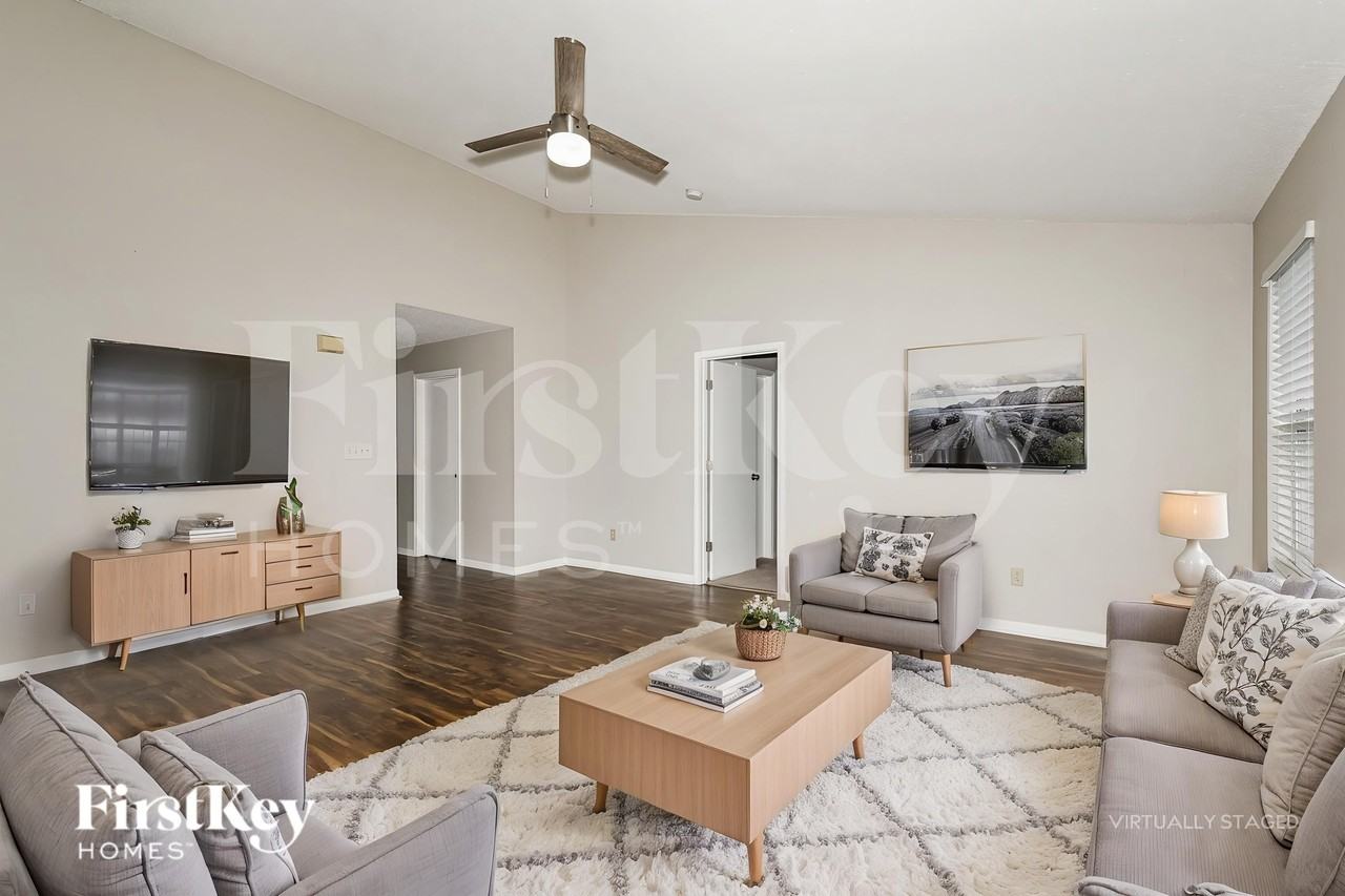 9762 Trail Dr - Photo 6 of 19
