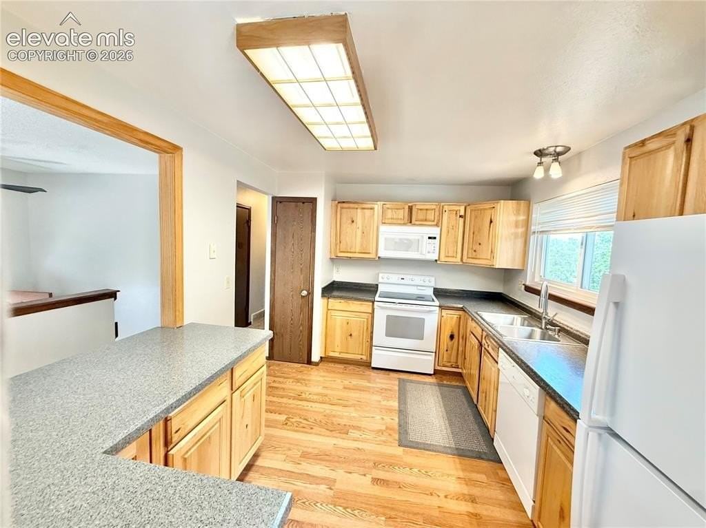 6515 Flintridge Dr - Photo 2 of 29