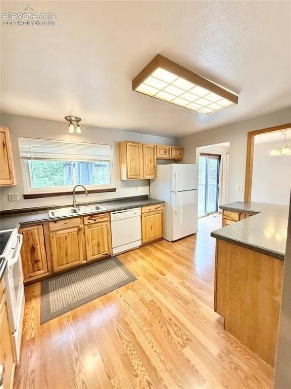 6515 Flintridge Dr - Photo 3 of 29