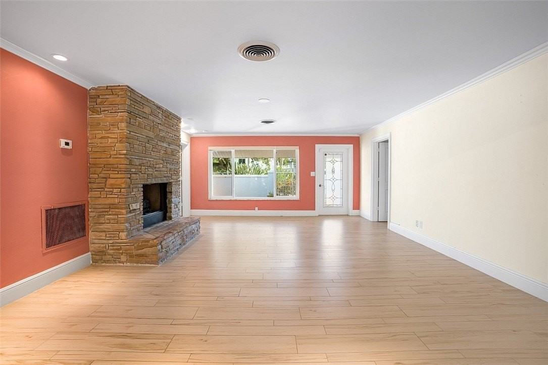 500 Gardenia Ln - Photo 3 of 36