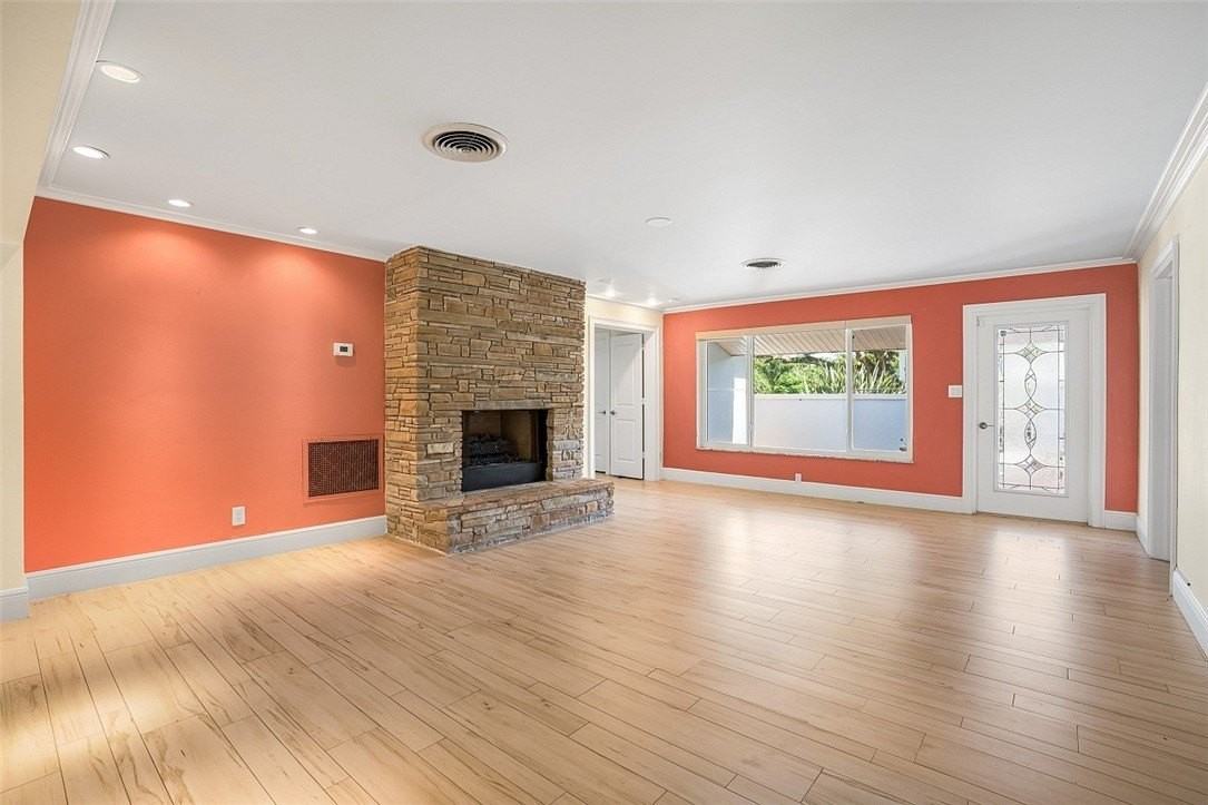 500 Gardenia Ln - Photo 7 of 36