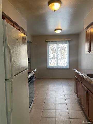 13958 Champagne Dr - Photo 4 of 23