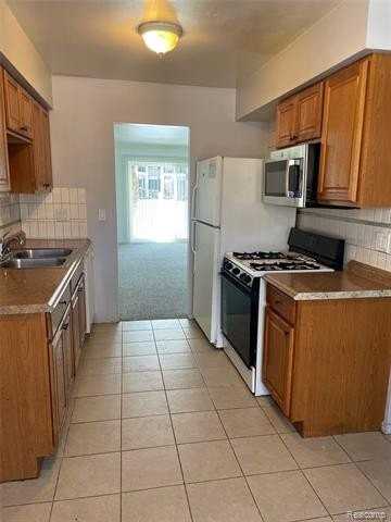 13958 Champagne Dr - Photo 6 of 23