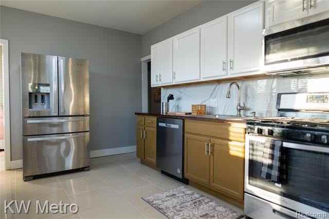 1452 Collingwood St - Photo 2 of 13