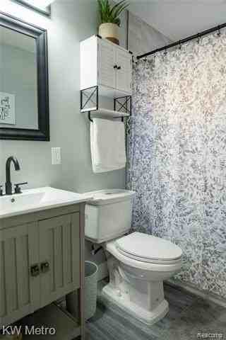 1452 Collingwood St - Photo 3 of 13