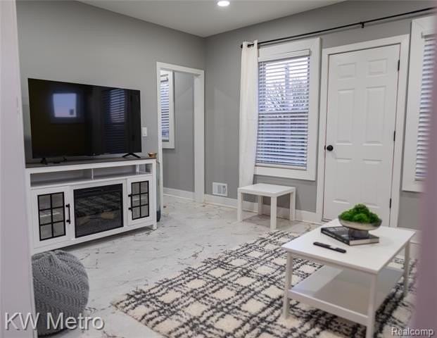 1452 Collingwood St - Photo 6 of 13