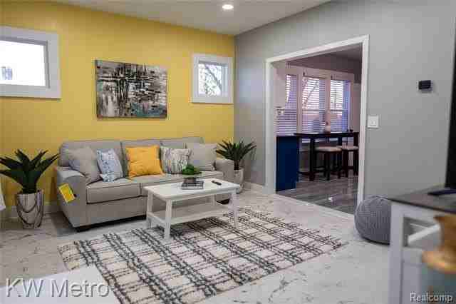 1452 Collingwood St - Photo 7 of 13