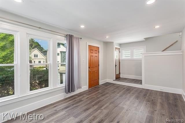 202 N Washington Ave - Photo 4 of 24