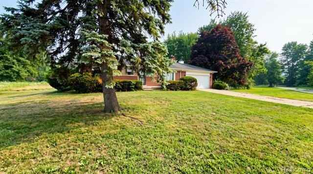 38803 Ecorse Rd - Photo 4 of 18