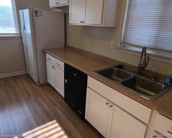 7297 Floral St - Photo 4 of 17