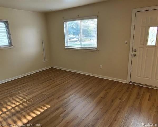 7297 Floral St - Photo 7 of 17