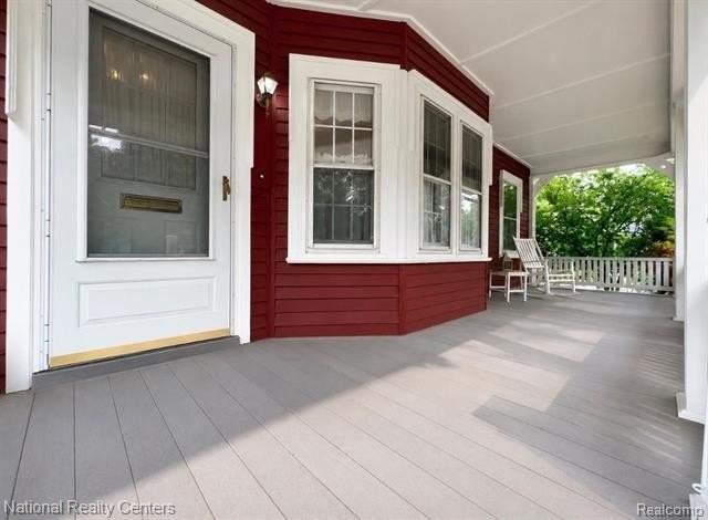 229 Linden St - Photo 3 of 27