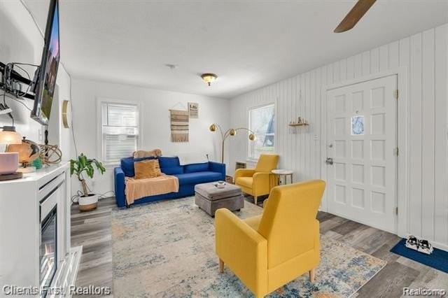 24047 Stanford St - Photo 6 of 15