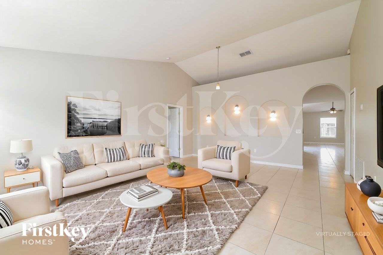 11 Coventry Ct - Photo 4 of 19