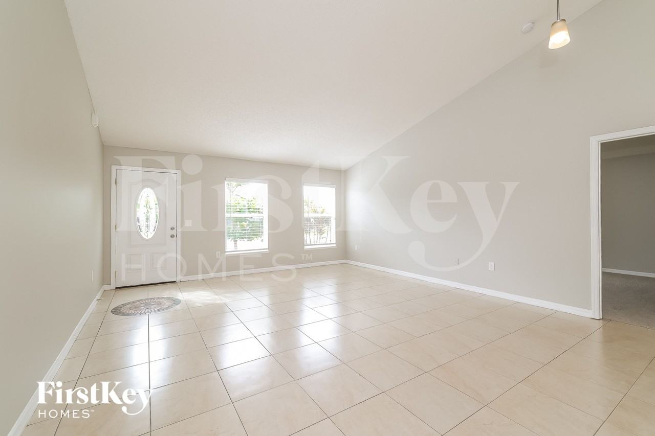 11 Coventry Ct - Photo 5 of 19
