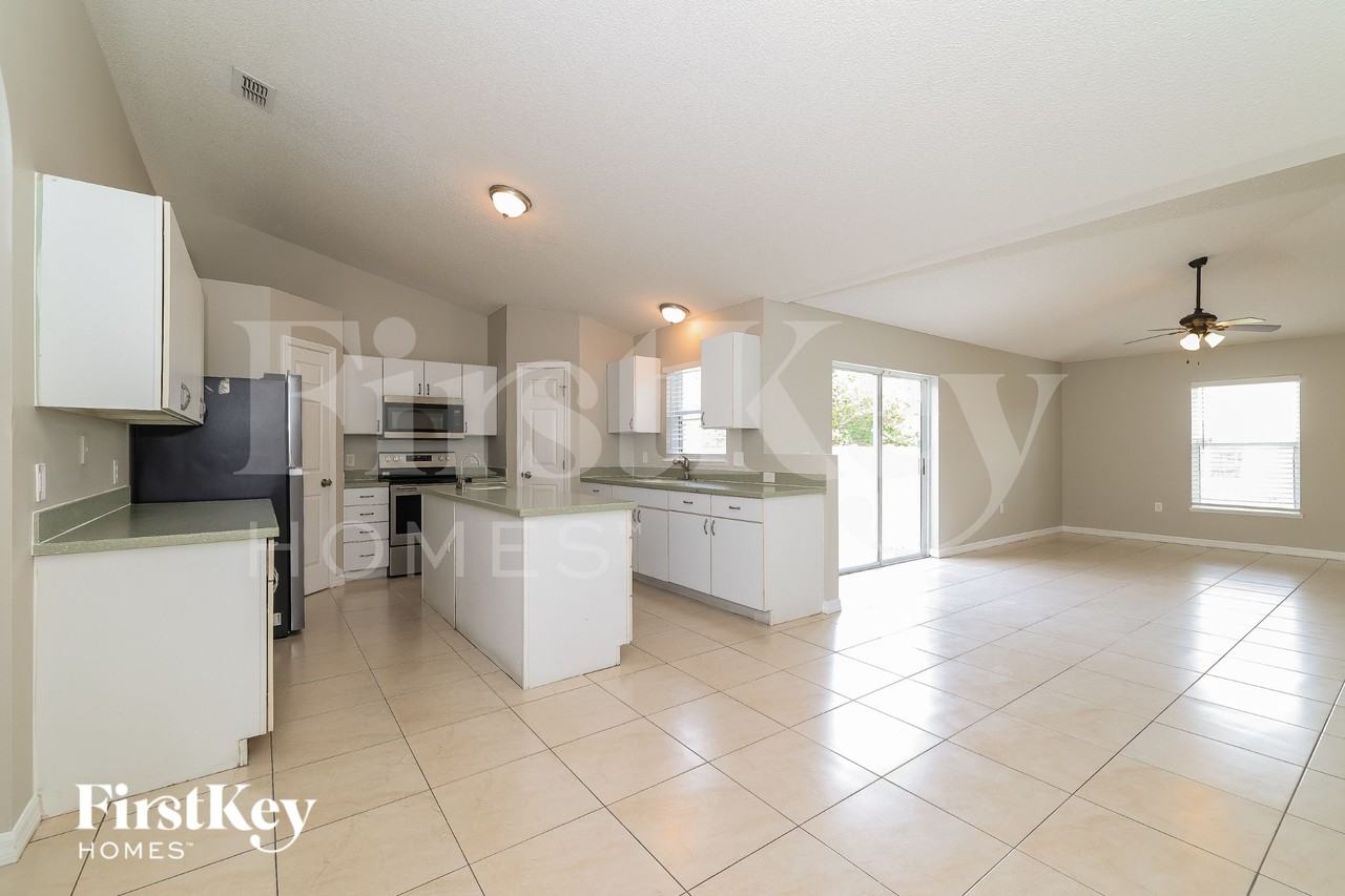 11 Coventry Ct - Photo 7 of 19