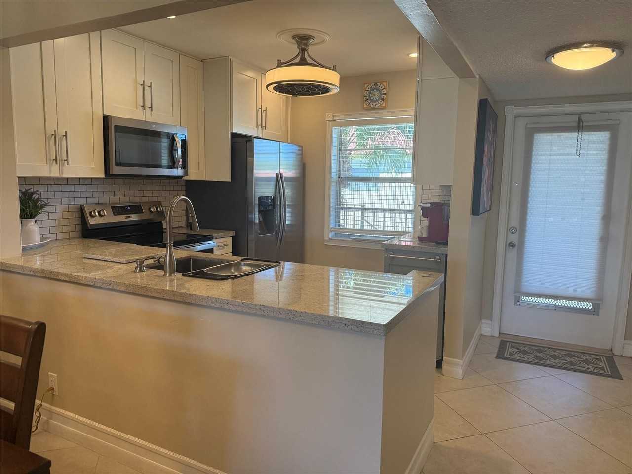 32 Abbey Ln #207 - Photo 5 of 18