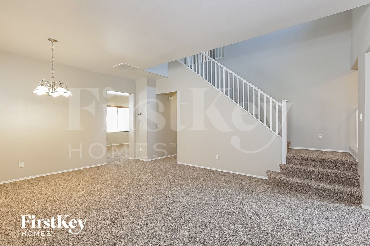 4340 Laguna Garden Ave - Photo 5 of 16