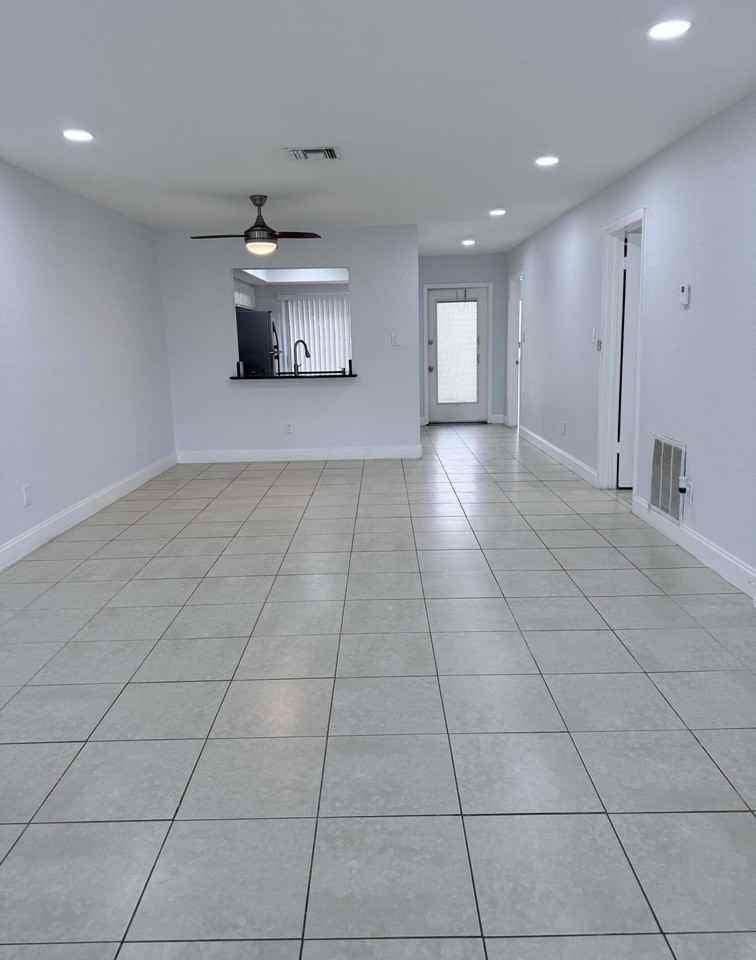 9640 Nw 65th St #D10 - Photo 6 of 24
