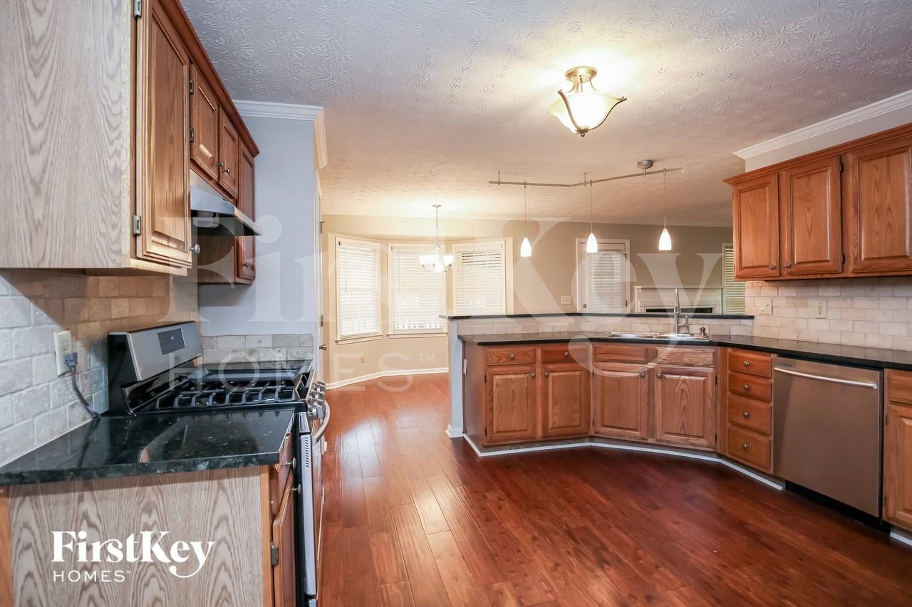 100 Timber Springs Way - Photo 5 of 15