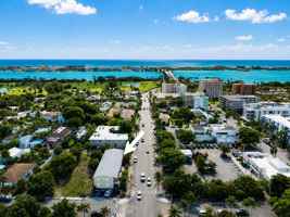 featured image of 220 Lucerne Ave #4