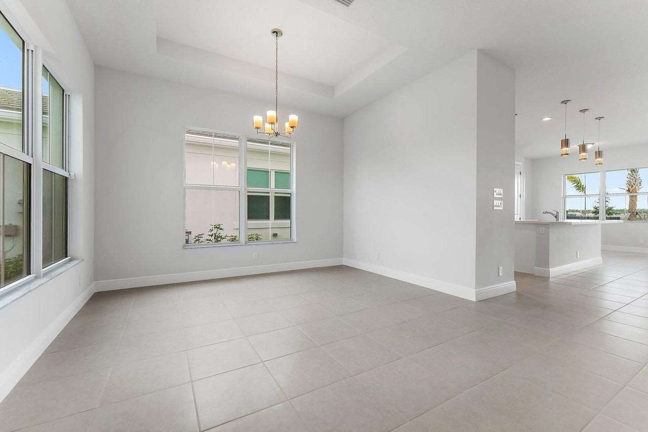 12550 Nautilus Cir - Photo 2 of 50