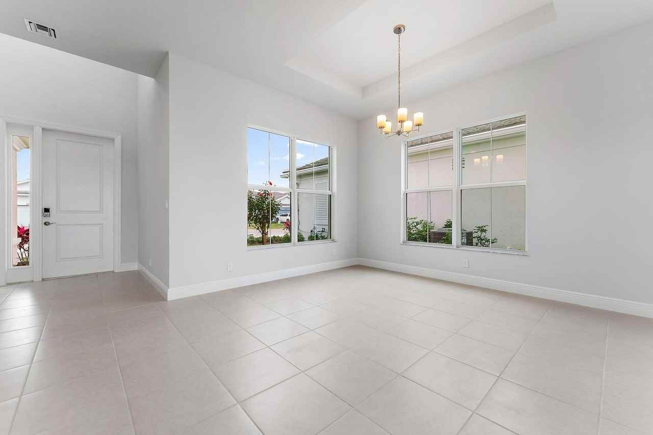 12550 Nautilus Cir - Photo 3 of 50