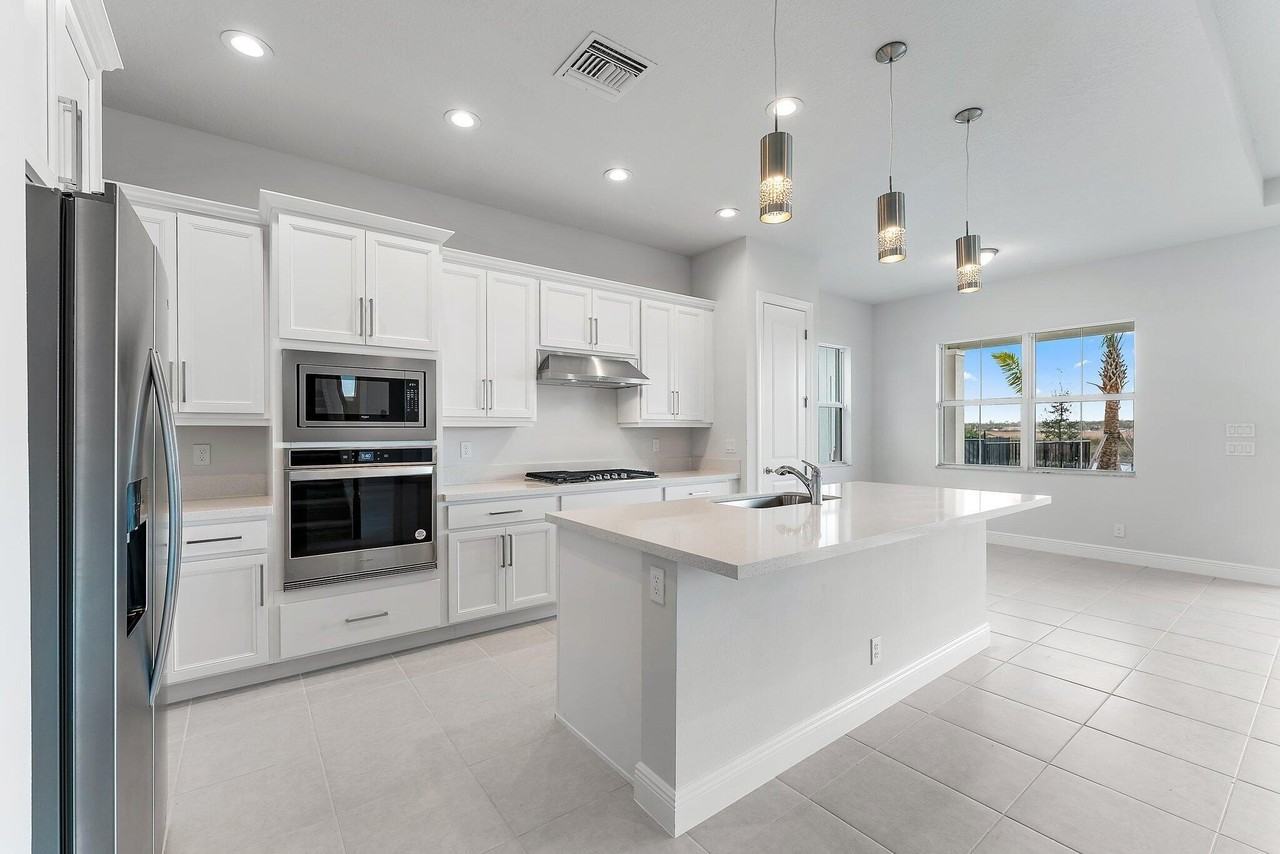 12550 Nautilus Cir - Photo 7 of 50