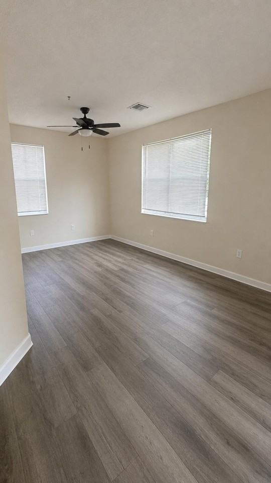 2039 Shoma Dr #2039 - Photo 3 of 4