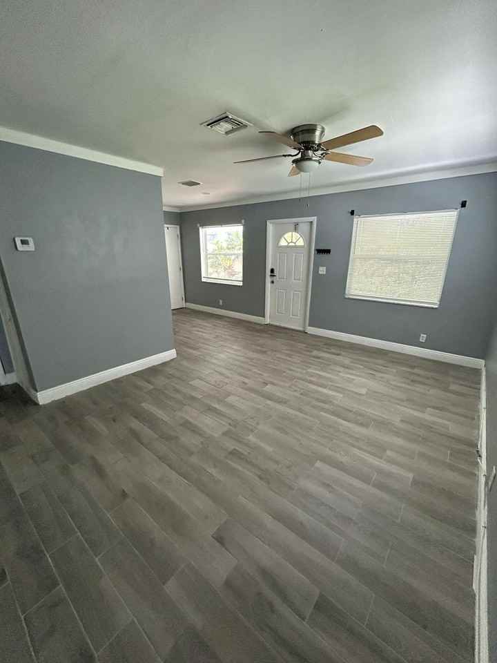 1435 Sw 24th Ct #B - Photo 6 of 12