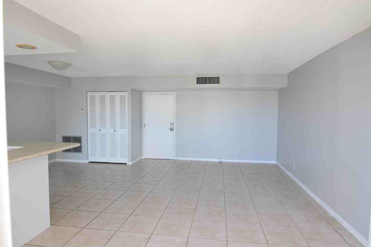 1236 Hillsboro Mile #508 - Photo 4 of 30