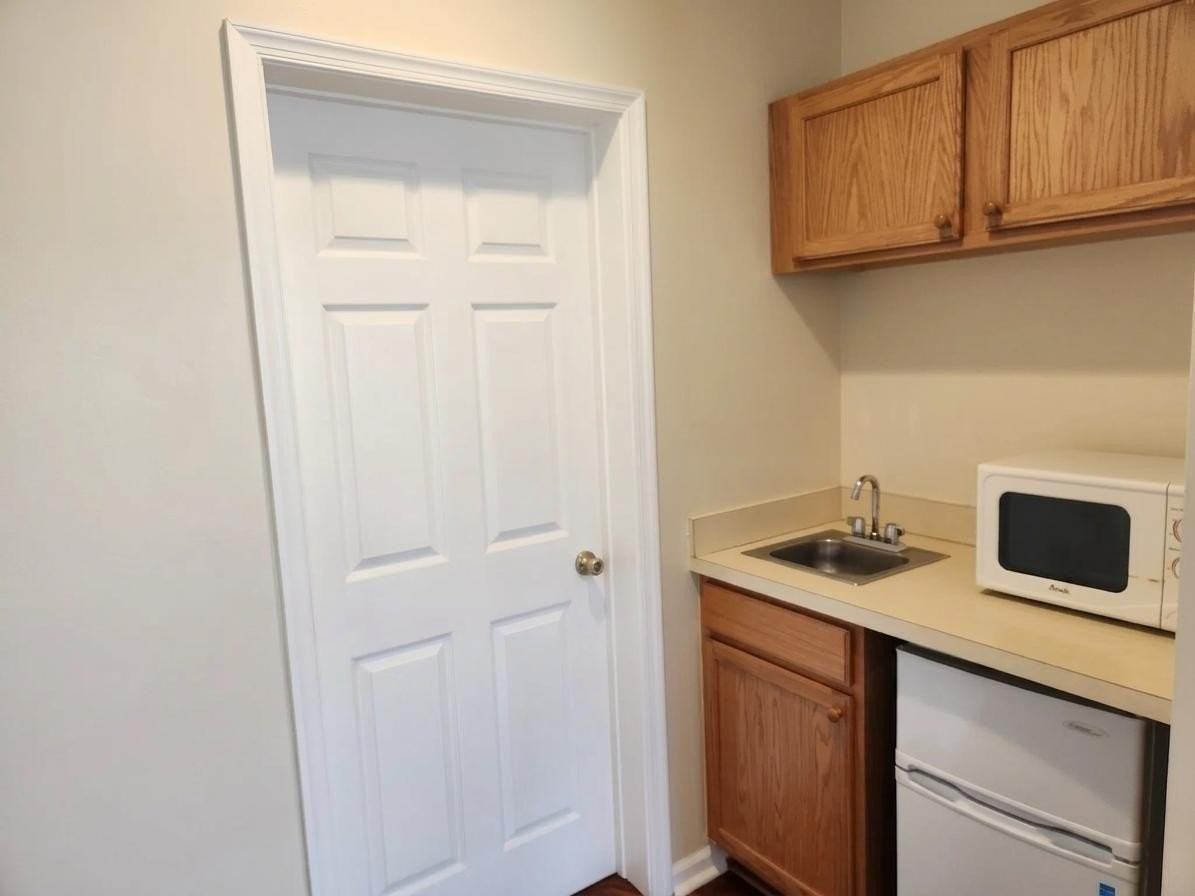 8330 Mulligan Cir #B - Photo 7 of 14