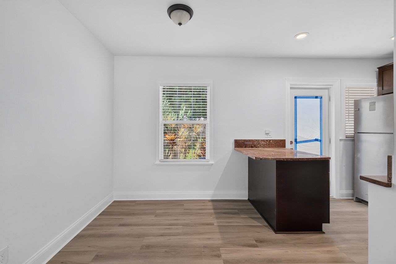 423 Sw 11th Ct #A - Photo 7 of 20