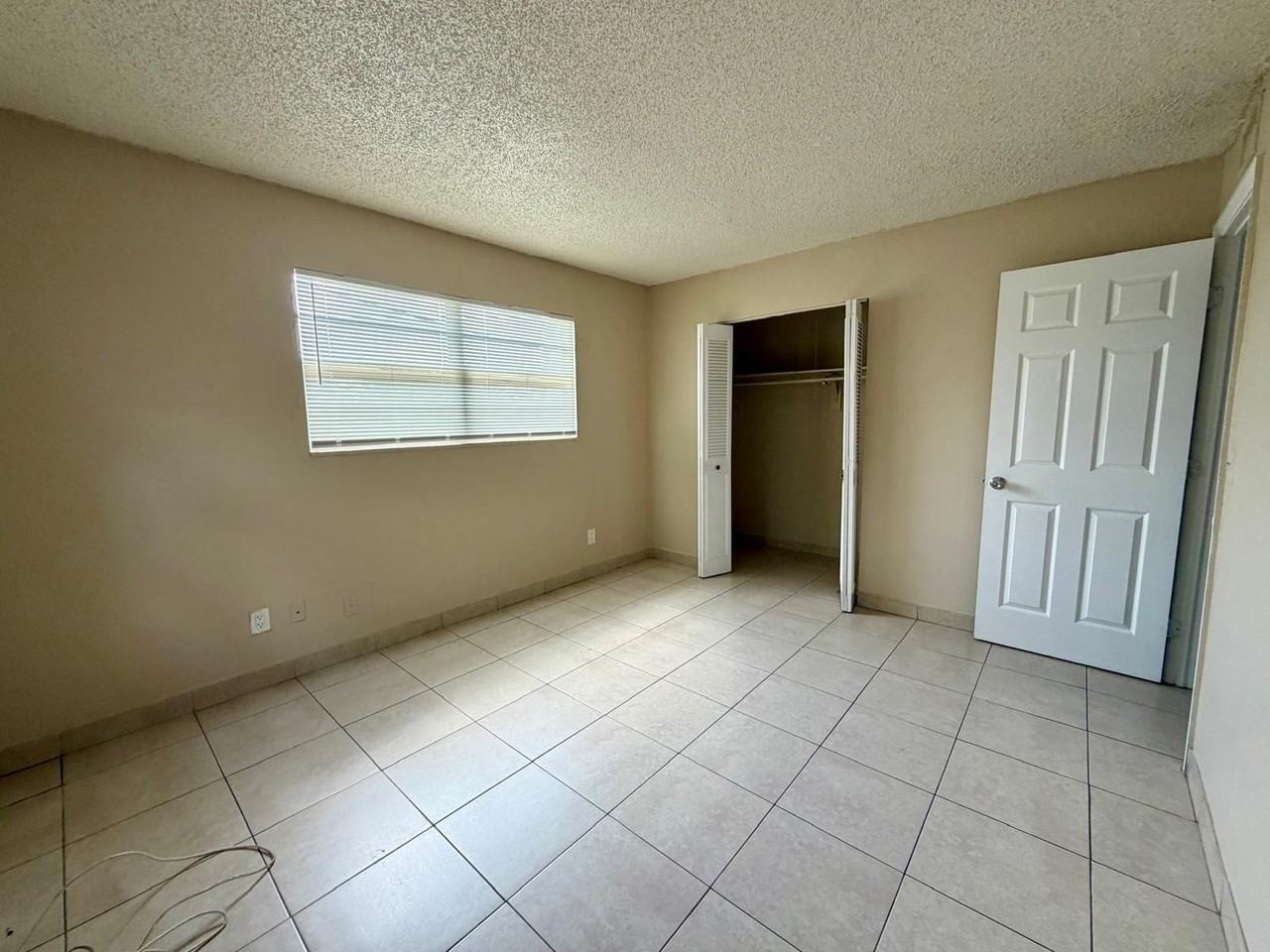 1920 Nw 58th Ter - Photo 2 of 15