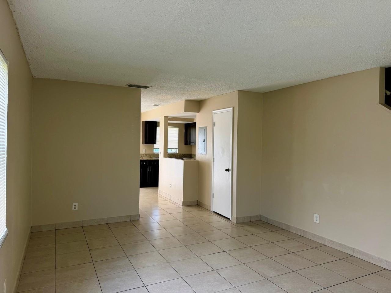 1920 Nw 58th Ter - Photo 5 of 15