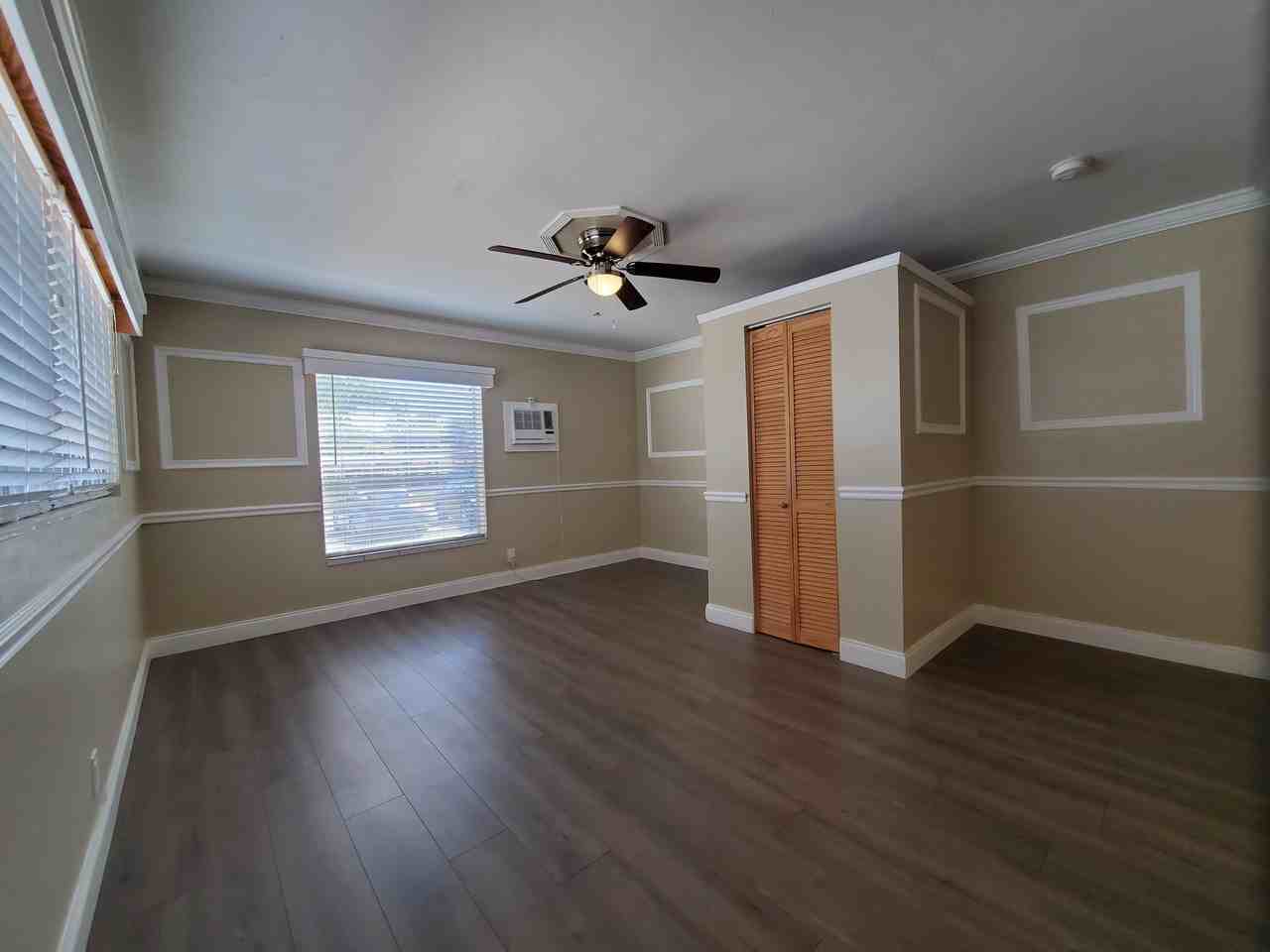 910 E Coast Ave #2 - Photo 5 of 9