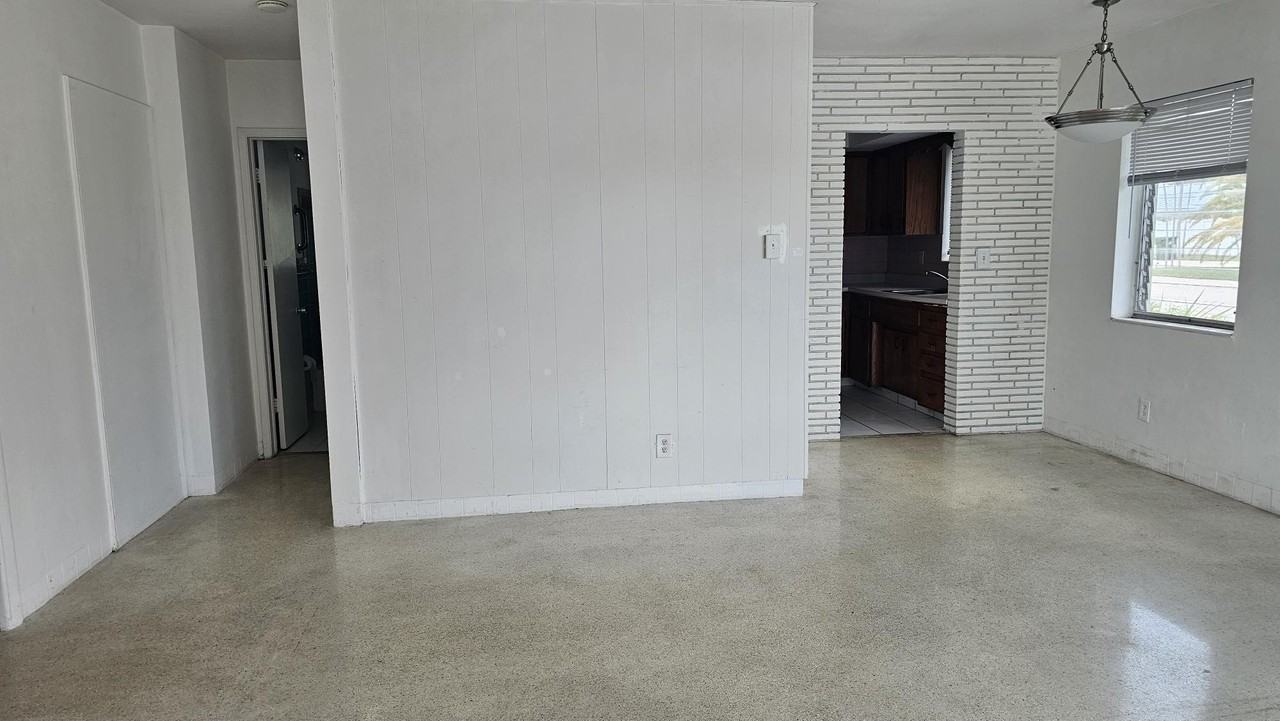 2734 Ne 32nd St #1 - Photo 7 of 16