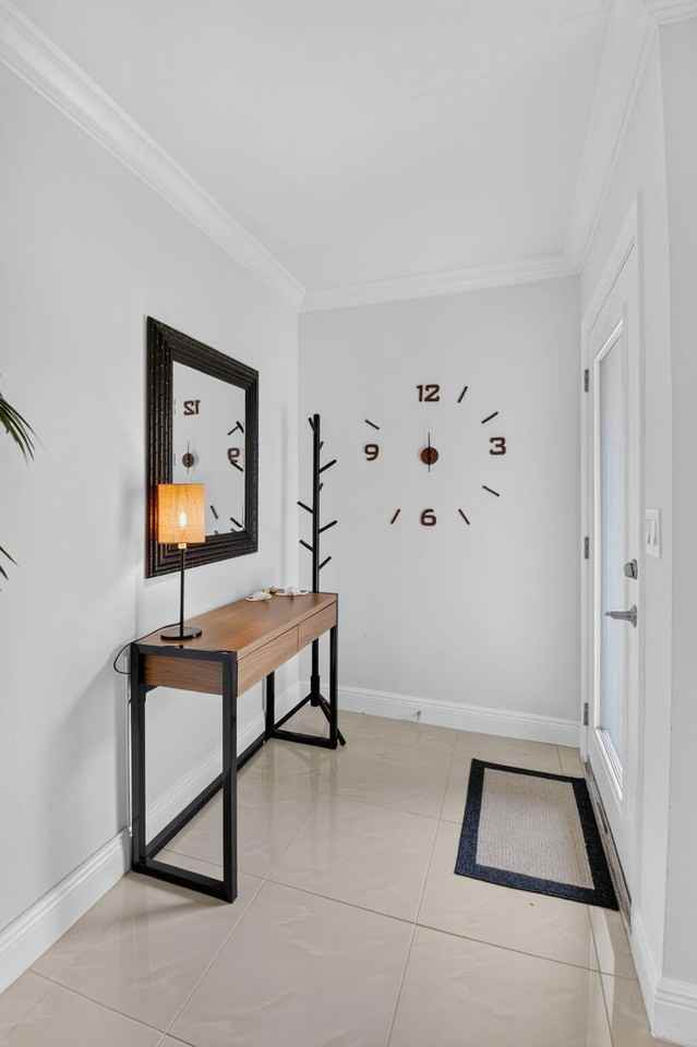 700 Ne 70th St - Photo 3 of 42