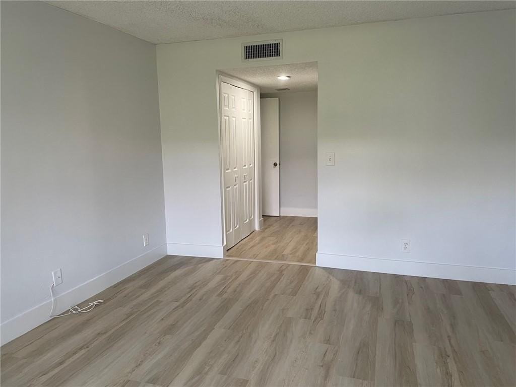 235 Lakeview Dr #102 - Photo 4 of 28