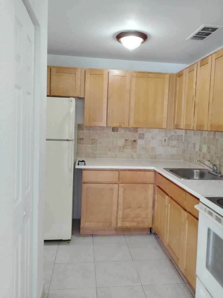 407 Executive Center Dr #110 - Photo 4 of 8